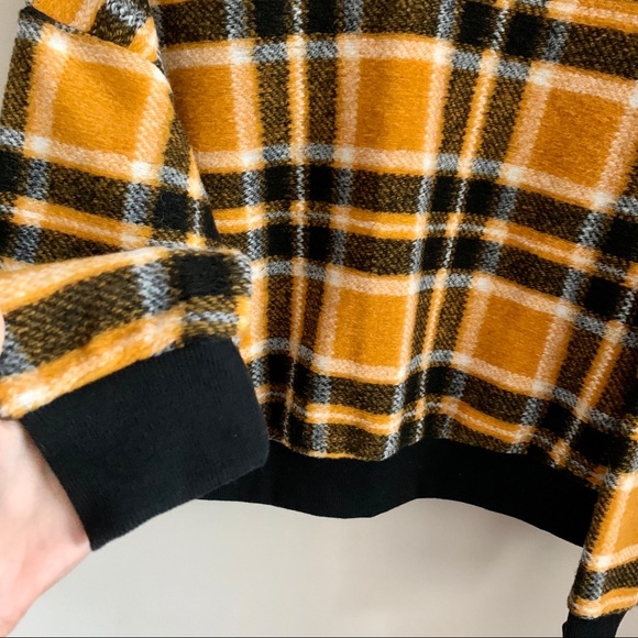 🦋 3 for $20 NWOT Forever 21 Plaid Crew Neck Sweater - Picture 3 of 4